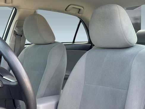 Used 2013 Toyota Corolla LE FWD image 23