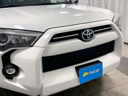 Used 2024 Toyota 4Runner SR5 image 31