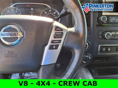 Used 2022 Nissan Titan SV w/ SV Convenience Package image 21