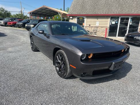 Used 2022 Dodge Challenger SXT w/ Plus Package RWD image 7
