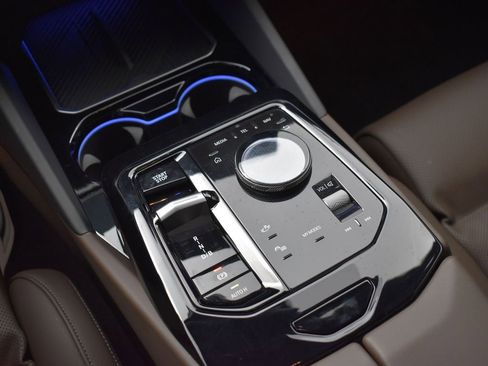 Used 2024 BMW i5 M60 image 24