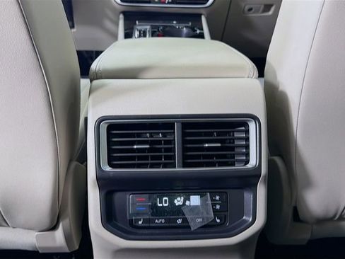 New 2026 Volkswagen Atlas SEL Premium R-Line AWD/4WD image 25