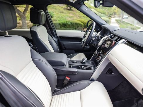 Used 2023 Land Rover Discovery HSE R-Dynamic AWD/4WD image 22