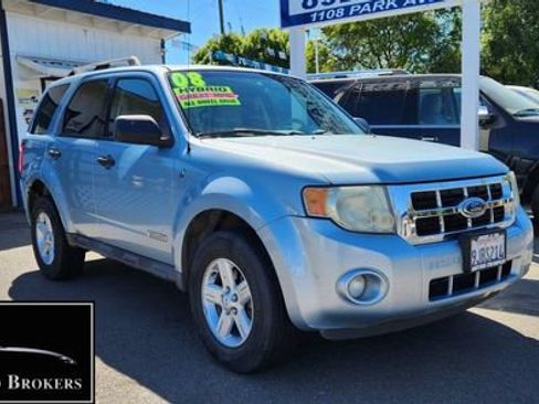 Used 2008 Ford Escape 4WD Hybrid image 2