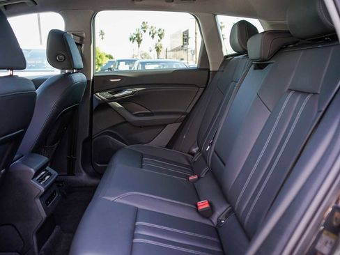 Used 2025 Audi Q6 e-tron Premium Plus w/ Premium Plus image 18