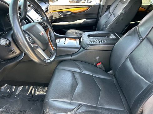 Used 2017 Cadillac Escalade ESV Premium Luxury RWD image 27