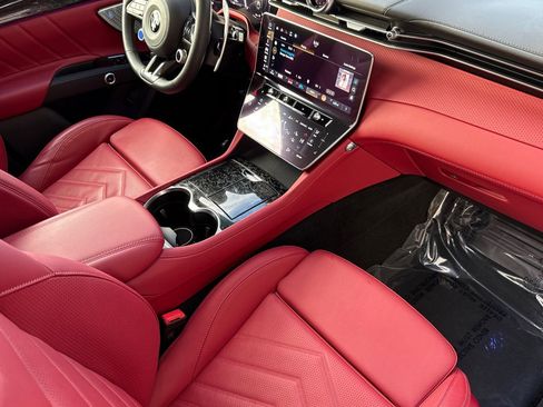 Used 2025 Maserati Grecale Modena image 16