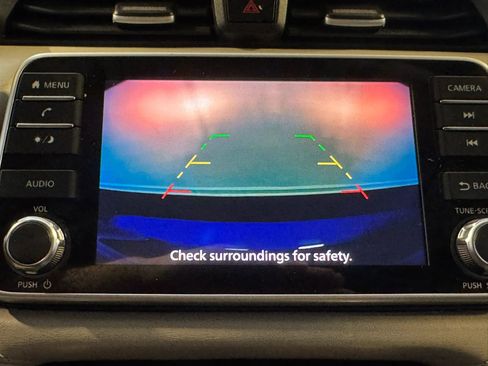 Used 2020 Nissan Versa SV FWD image 15