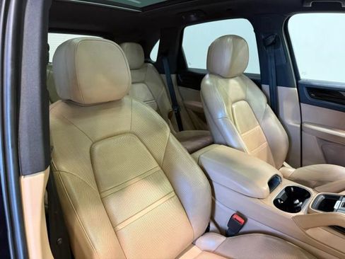 Used 2019 Porsche Cayenne image 27