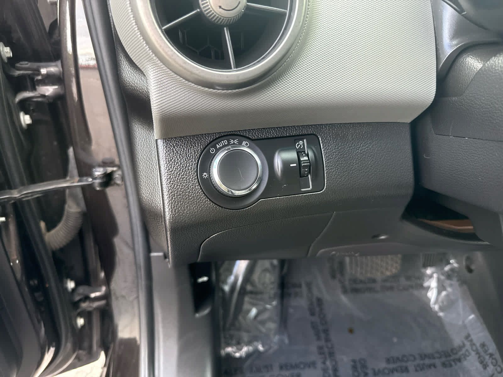 Used 2014 Chevrolet Sonic LS FWD image 17