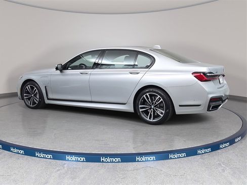 Used 2020 BMW 745e xDrive image 8