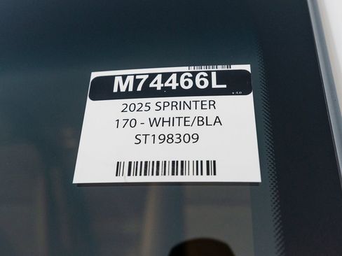 Used 2025 Mercedes-Benz Sprinter 3500 image 29