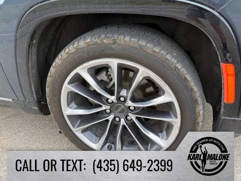 Used 2023 Jeep Wagoneer L Series III w/ Premium Group I AWD/4WD image 9