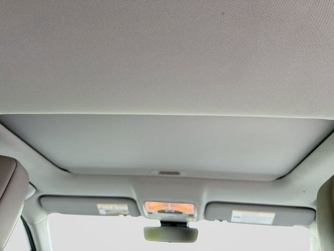 Used 2018 Toyota Highlander XLE AWD/4WD image 37
