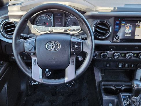 Used 2019 Toyota Tacoma TRD Off-Road AWD/4WD image 3
