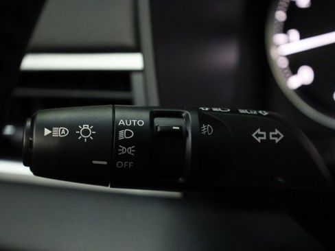 New 2025 Mitsubishi Outlander SE image 9