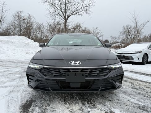 Used 2024 Hyundai Elantra Limited image 15