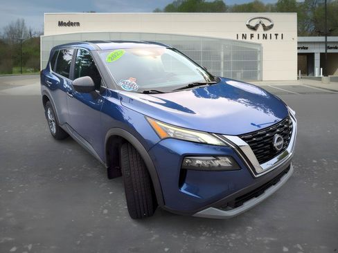 Used 2023 Nissan Rogue S AWD/4WD image 2