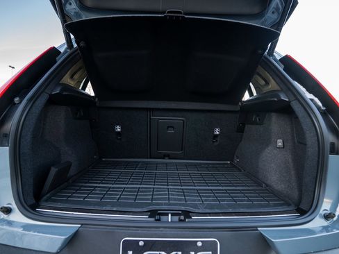 Used 2023 Volvo XC40 B5 Plus w/ Driver Assist Package image 31