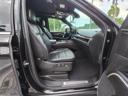 Used 2021 Cadillac Escalade Premium Luxury Platinum AWD/4WD image 45