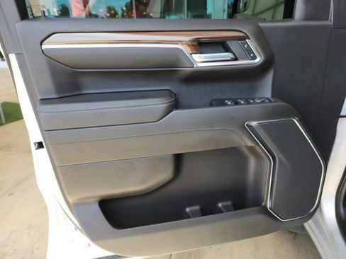 Used 2022 Chevrolet Silverado 1500 RST AWD/4WD image 17