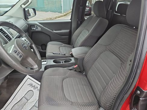 Used 2015 Nissan Frontier SV image 12