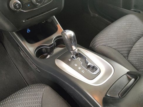 Used 2019 Dodge Journey SE w/ Blacktop Package FWD image 26