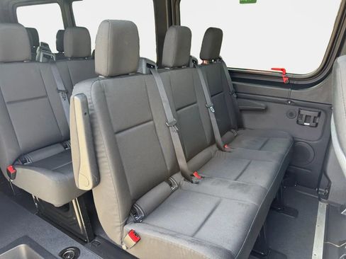 Used 2025 Mercedes-Benz Sprinter 2500 image 11