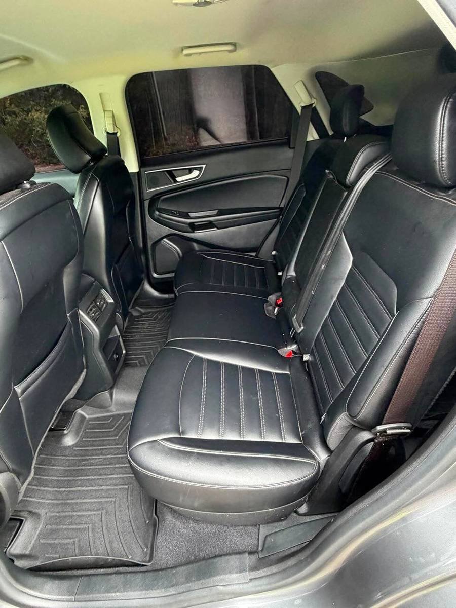 Used 2023 Ford Edge SEL AWD/4WD image 7