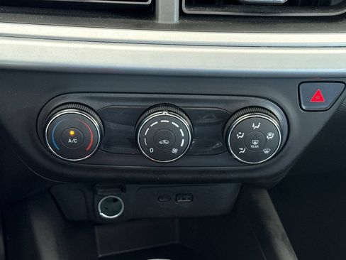 Used 2025 Chevrolet Trax LS FWD image 28