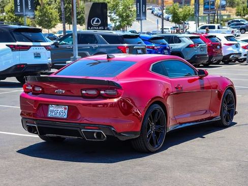 Used 2019 Chevrolet Camaro LT RWD image 7