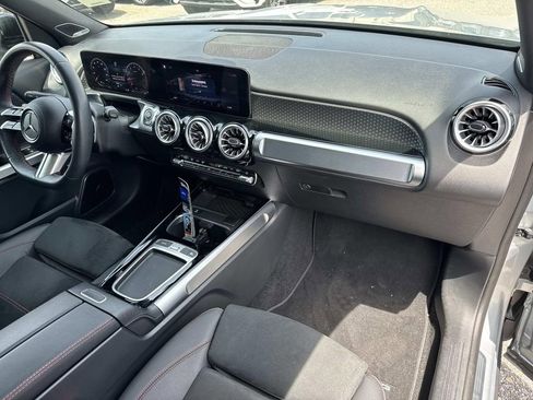 Used 2025 Mercedes-Benz GLB 250 image 13