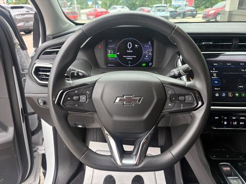 Used 2023 Chevrolet Bolt EUV LT FWD image 19