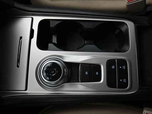Used 2023 Ford Explorer 2WD image 17