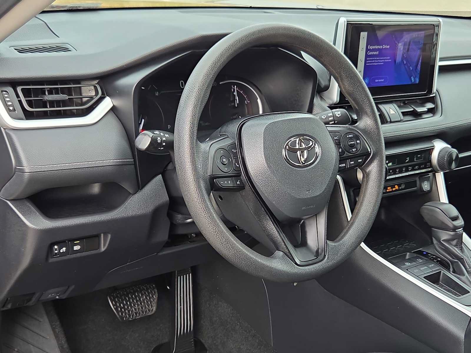 Used 2024 Toyota RAV4 LE FWD image 10