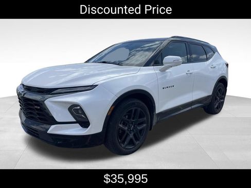 Used 2023 Chevrolet Blazer RS w/ Driver Confidence II Package AWD/4WD image 3