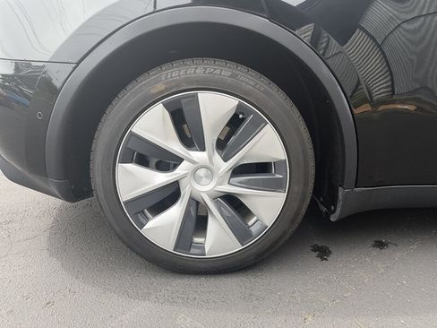 Used 2021 Tesla Model Y Long Range AWD/4WD image 22
