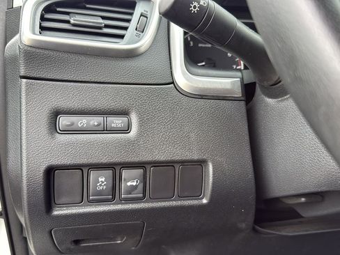 Used 2017 Nissan Murano SL w/ Cargo Package image 18