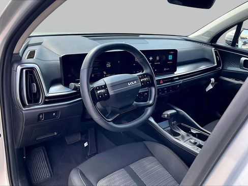 Certified 2026 Kia Sorento LX FWD image 15