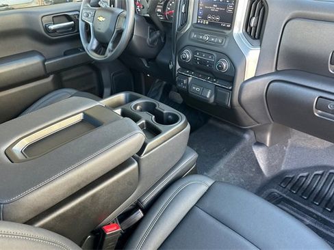 Used 2025 Chevrolet Silverado 1500 W/T w/ Trailering Package image 17
