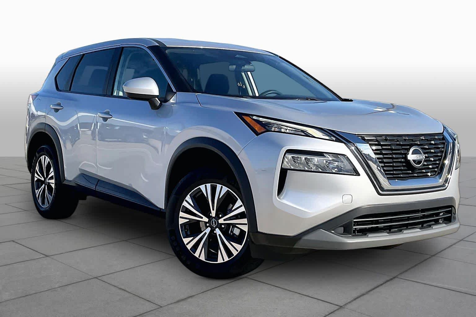 Used 2023 Nissan Rogue SV FWD image 3