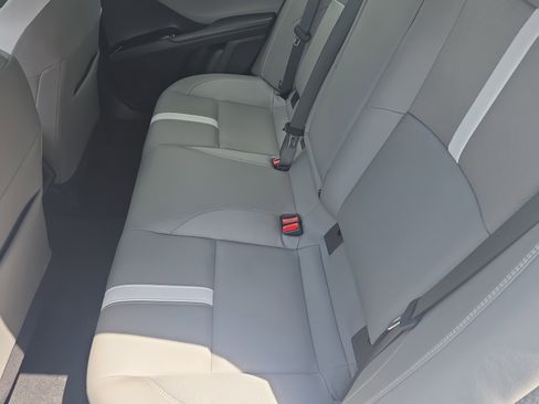 Used 2025 Toyota Camry SE image 11