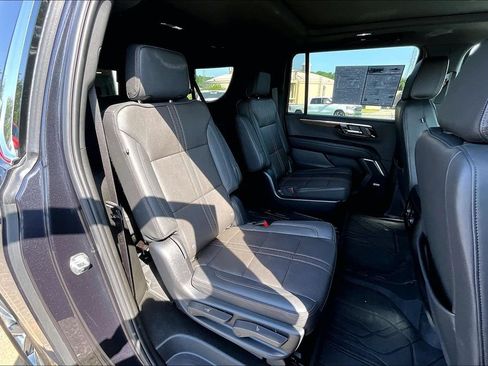 Used 2025 Chevrolet Suburban High Country w/ Sun And Tow Package AWD/4WD image 27