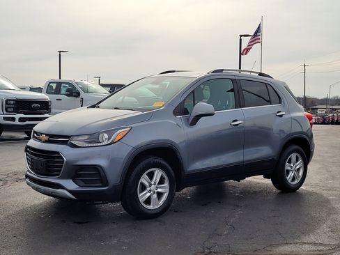 Used 2019 Chevrolet Trax LT w/ LT Convenience Package image 8