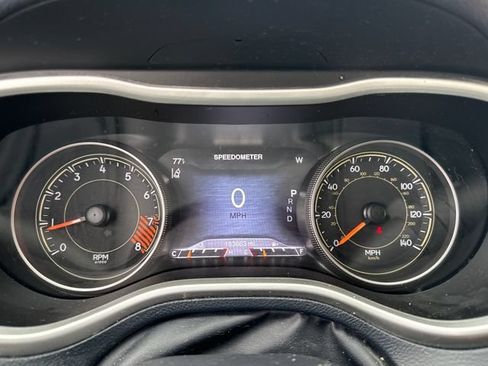 Used 2015 Jeep Cherokee Limited w/ Technology Group AWD/4WD image 20
