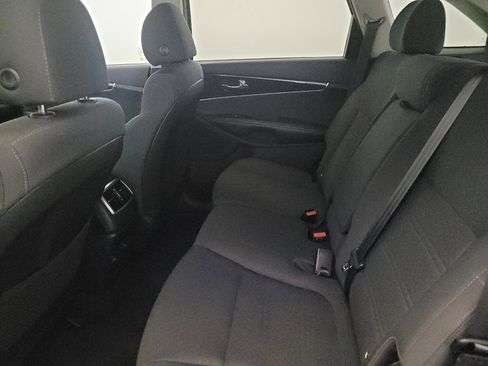 Used 2020 Kia Sorento LX AWD/4WD image 18