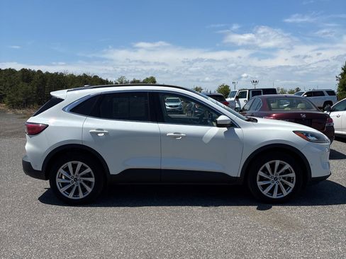 Used 2022 Ford Escape Titanium w/ Titanium Elite Package AWD/4WD image 4