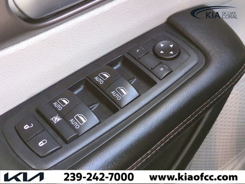 Used 2018 Chrysler Pacifica Touring-L Plus image 24