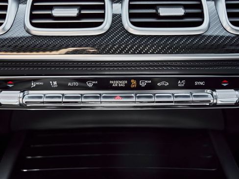 Used 2025 Mercedes-Benz GLS 63 AMG 4MATIC image 75