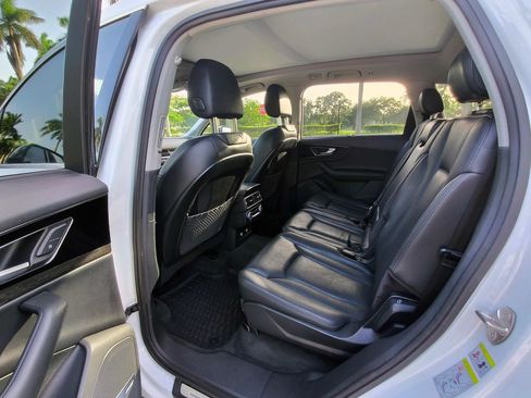 Used 2019 Audi Q7 3.0T Prestige AWD/4WD image 11